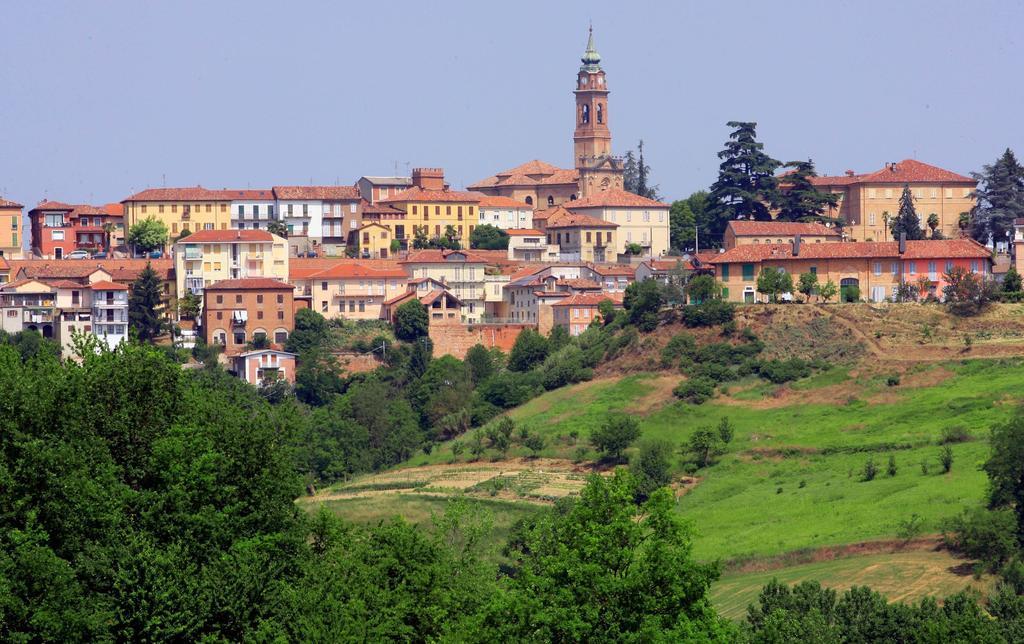 Отель Bricco Pogliani Castell'Alfero Экстерьер фото